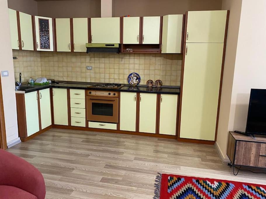 *Heart Of New Bazaar 1 Bed Apt* Lägenhet Tirana Exteriör bild